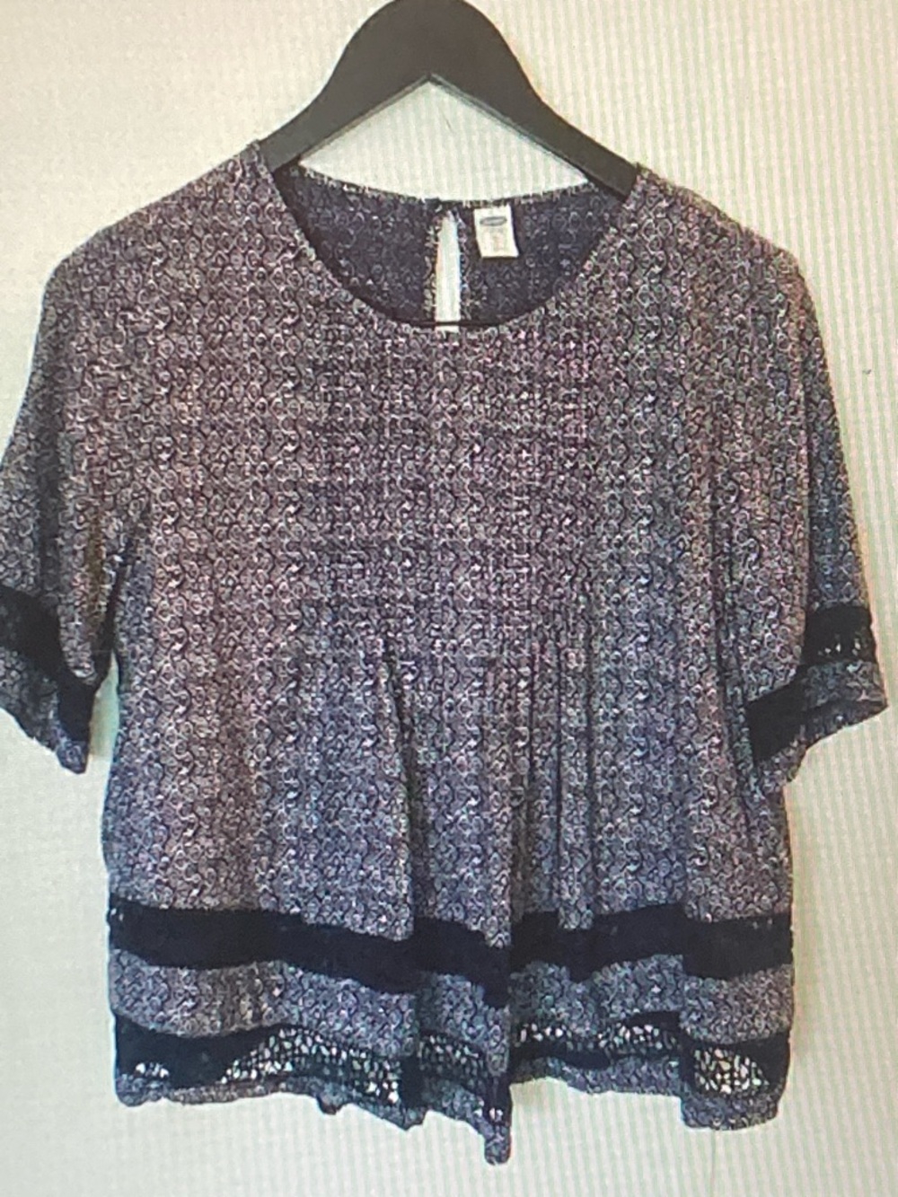 Old Navy Navy and White Floral Pintuck Peasant Top
